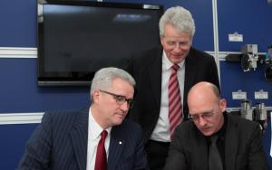 DIENES management discussing a technical request.