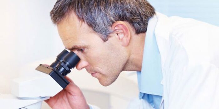 An analysis within the DIENES slitting laboratory, which is part of the DIENES Slitting Academy.