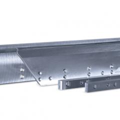Eine Langmesser-Sammlung mit Planschneidemesser, Stapelschneider, Dreischneider, Trimmermesser von DIENES.
