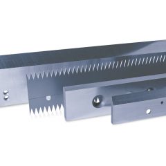 Eine Abbildung mit verschiedenen Zackenmessern und Folienmessern von DIENES.