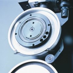 Ein Handgriff und der ausgefahrene Einstellschieber „Easy Set“ sorgt für eine schnelle und exakte Messerhaltereinstellung.