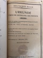 Das Bild zeigt eines der ersten DIENES Patente, nämlich das für die damals neuartige Keilfeststellung von 1926.