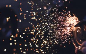 La qualité du couteau est déterminante pour un résultat de coupe optimal. En plus de la production, l'entretien des couteaux et donc le réaffûtage est un facteur important.