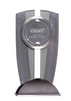 Das Bild zeigt den IDEA Equipment Achievement Award den DIENES 2007 erhielt.