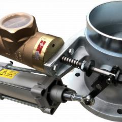 Das Bild zeigt einen Ansaugregler KP 4 von DIENES, der für Rotationsverdichter eingesetzt wird (ölfrei verdichtend).