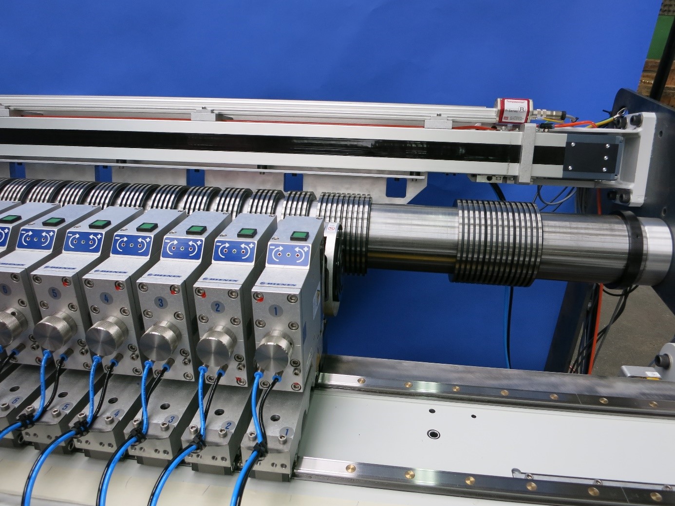 automatisches DIENES Schneidsystem Typ Modul IV-S-W (Scherenschnittmesserhalter sowie Schneidbüchsen auf Untermesserwelle)- Bild 3